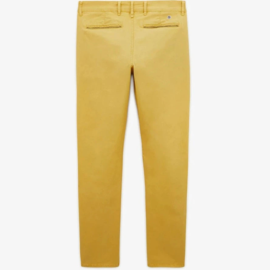 Comfort Fit Chino 702: Gold