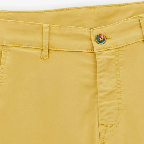 Comfort Fit Chino 702: Gold