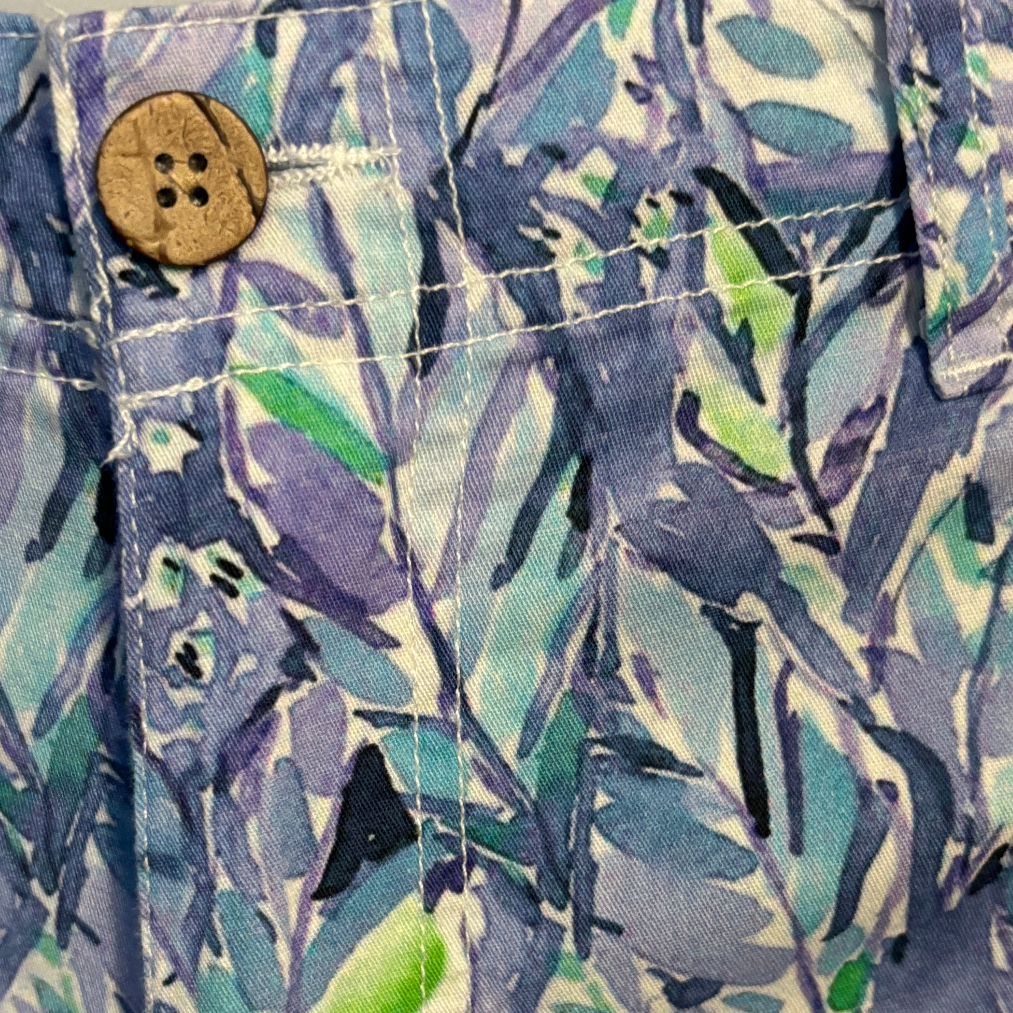 Tropical Leaves Stretch Short: Blue
