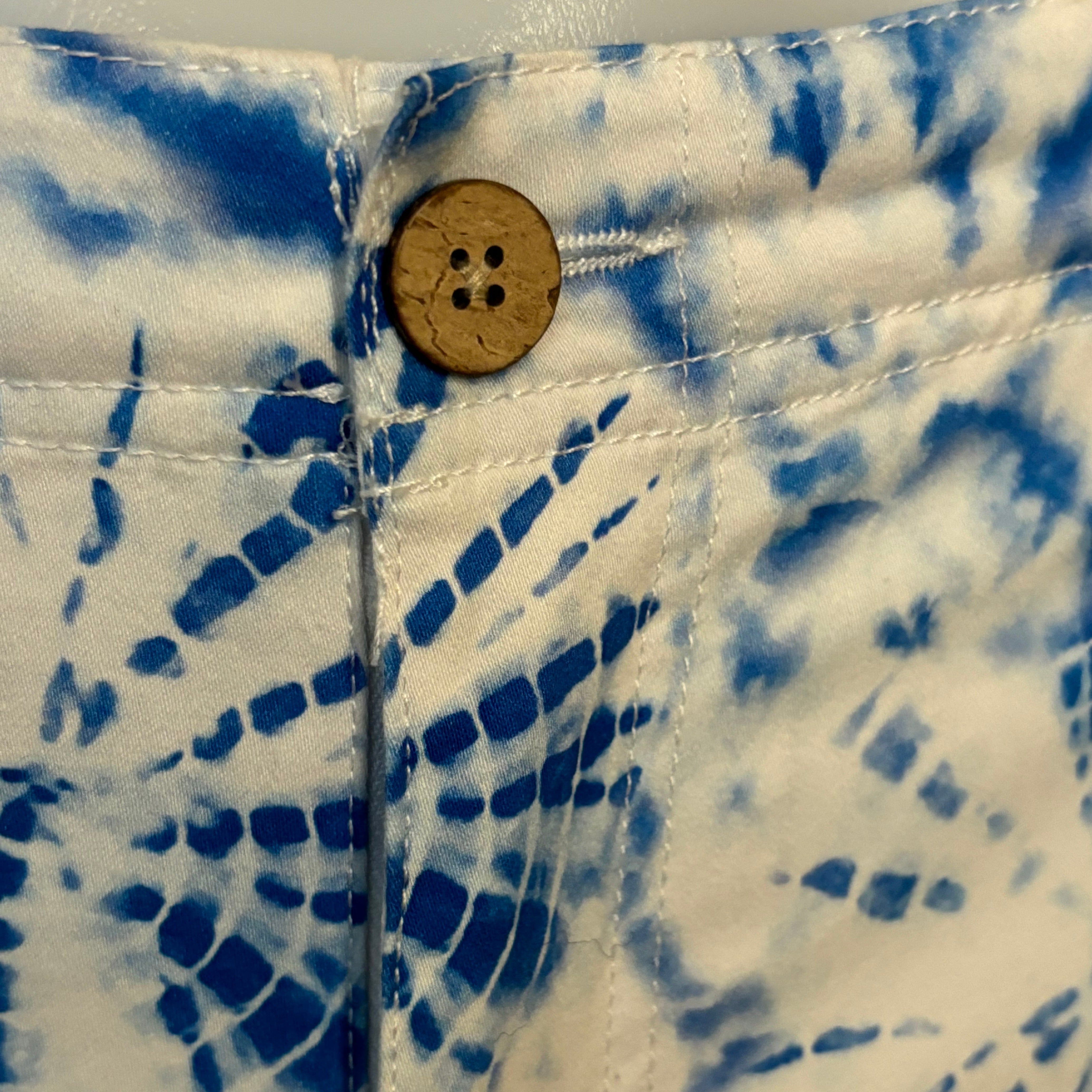 Tie Dye Stretch Short: Blue/White