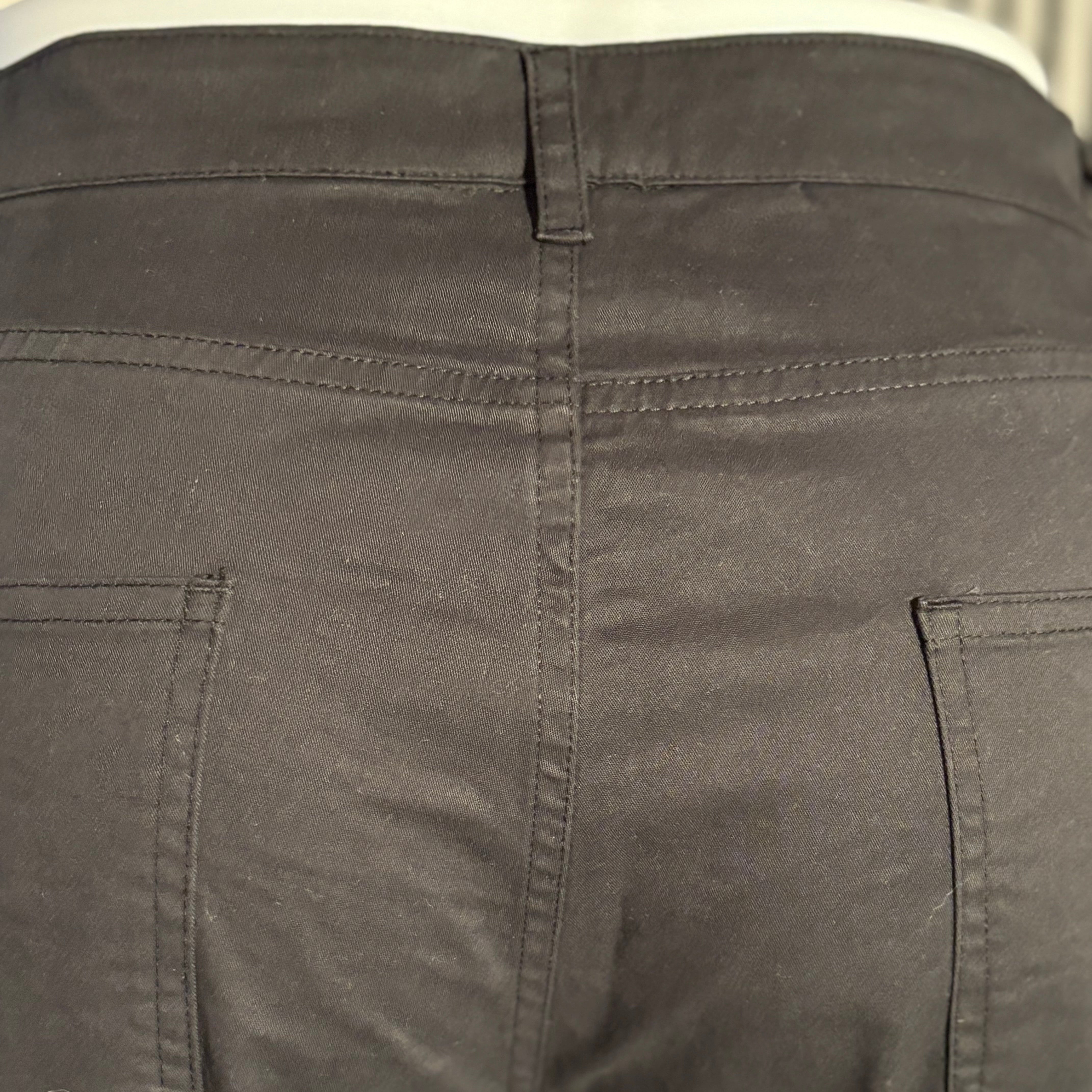 Palm Springs Short: Black