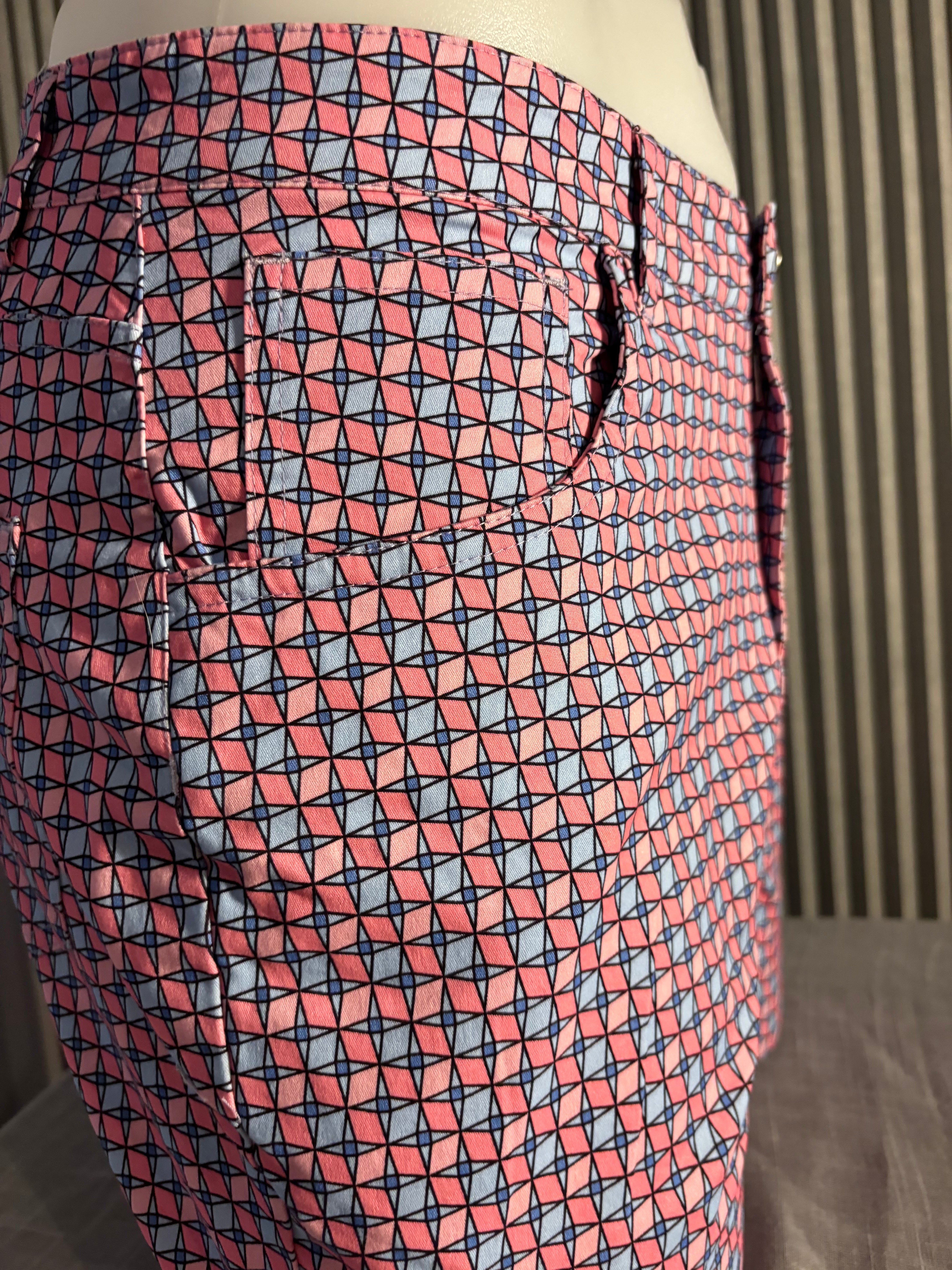 Palm Springs Diamonds Stretch Short: Pink