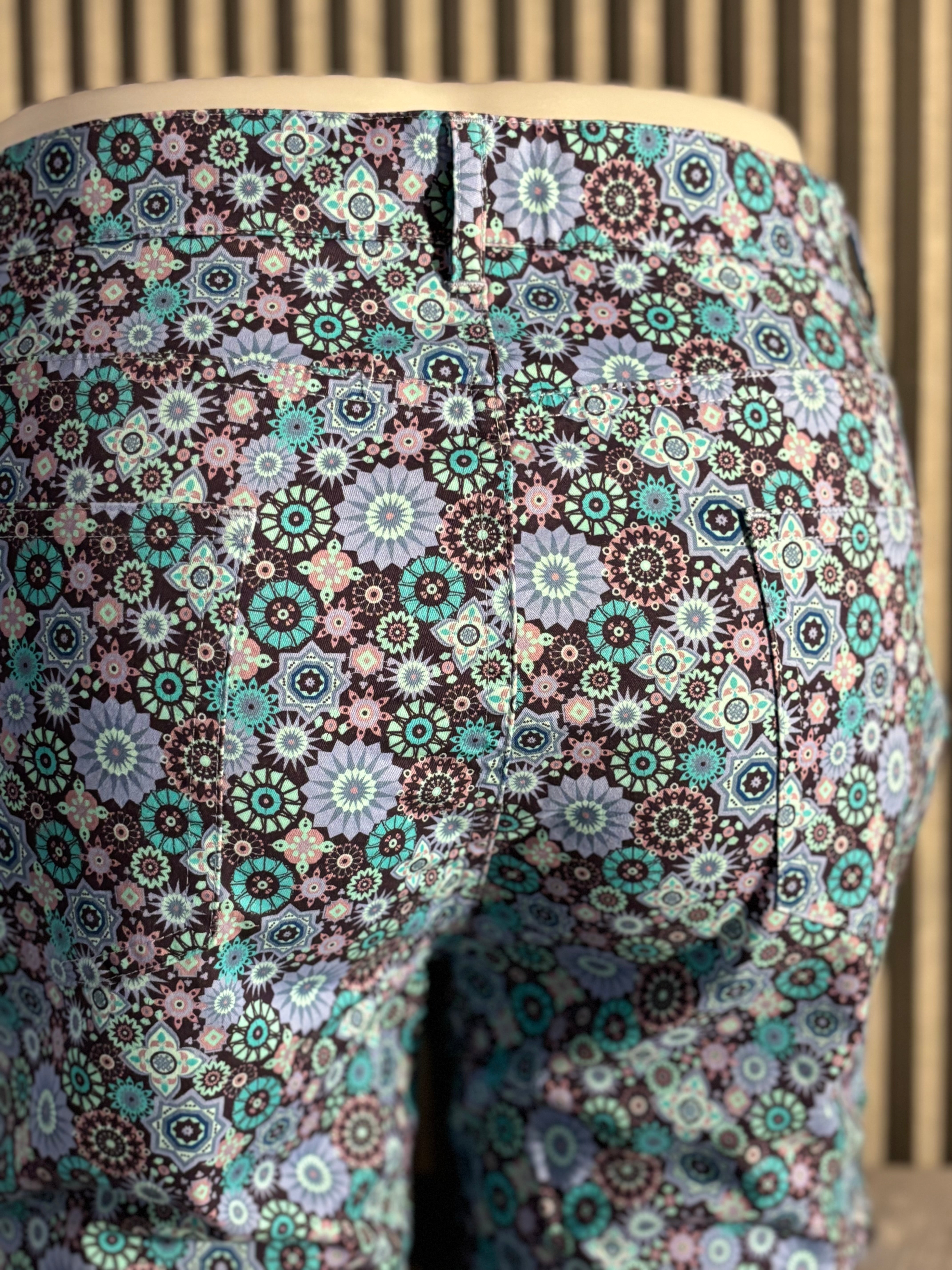 Palm Springs Geometric Stretch Short: Blue Lagoon