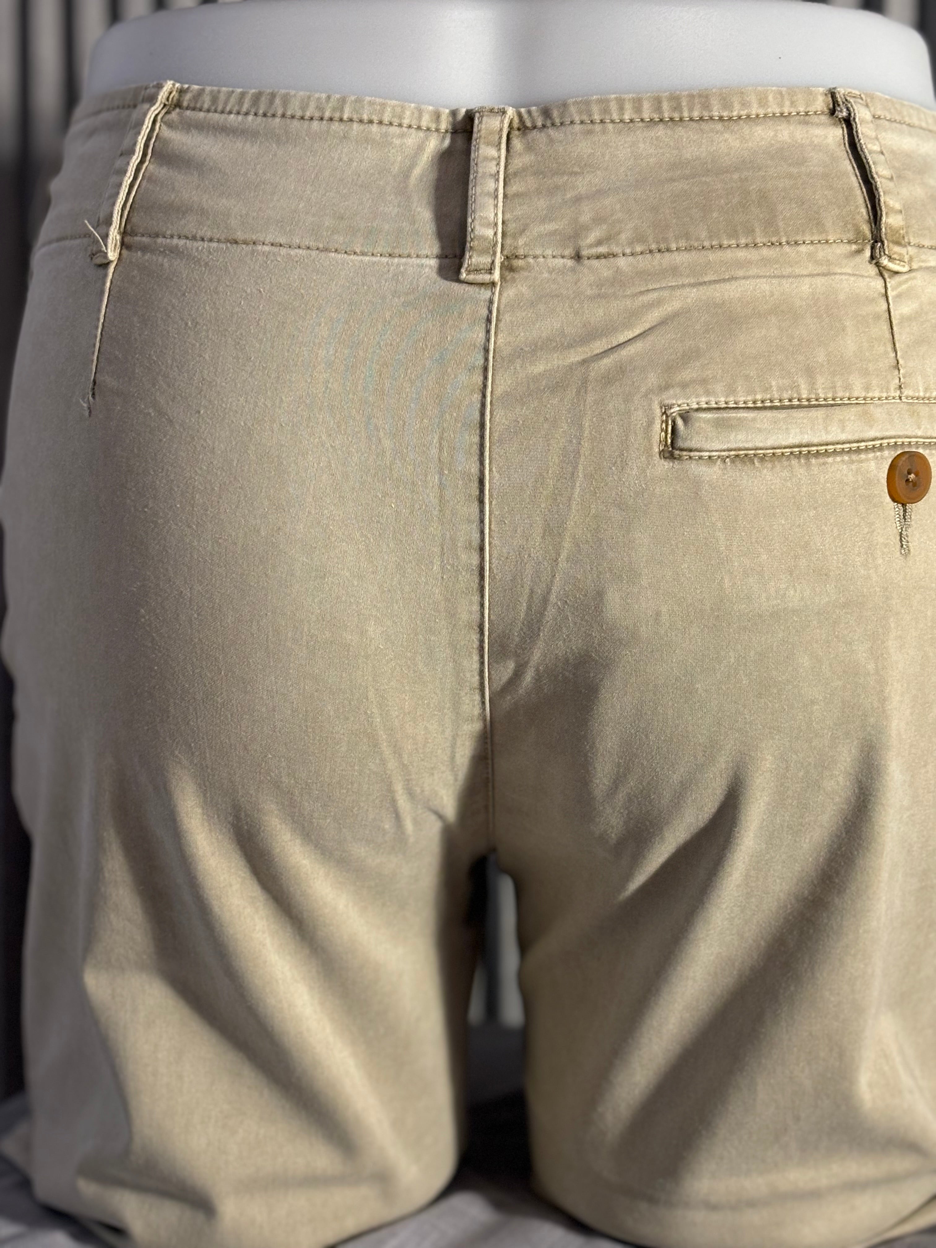 Ptown Short: Beige