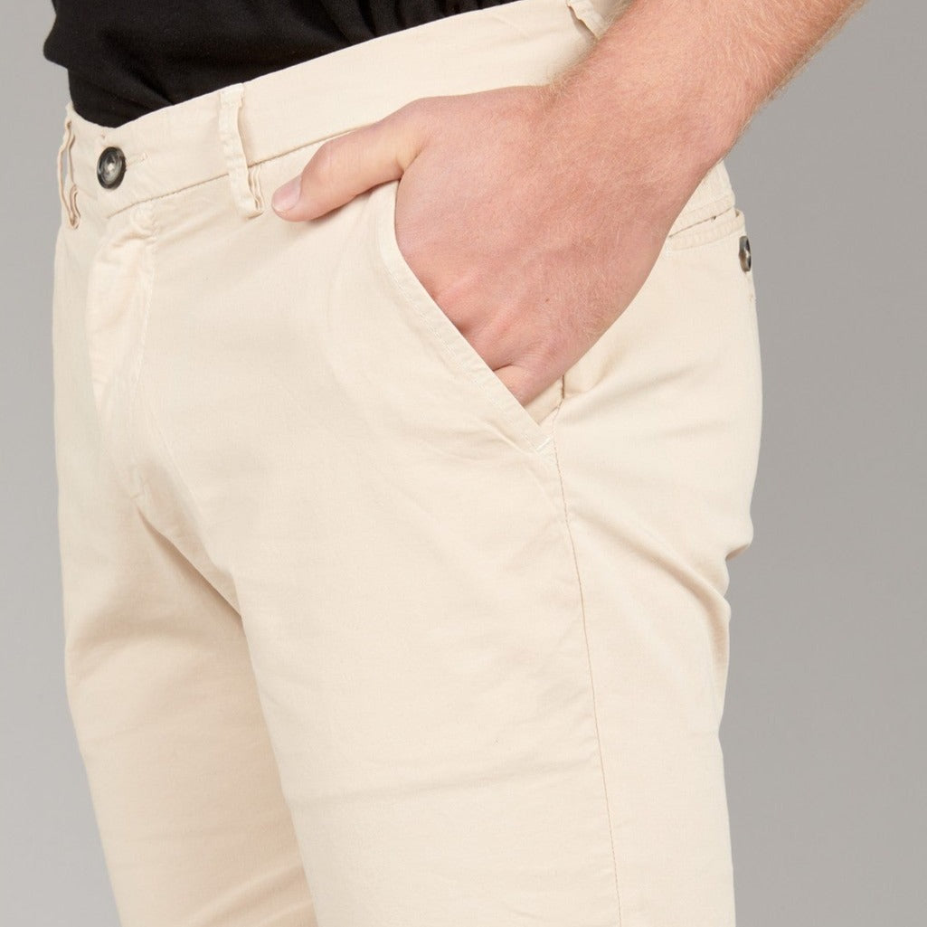 Slim Texas Short: Beige