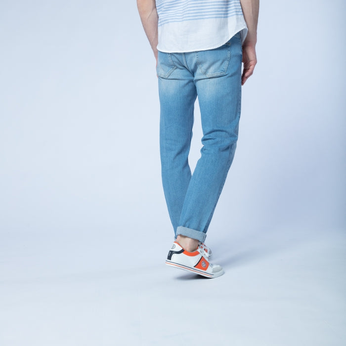 Straight Cut 335 5-Pocket Jean: Light Wash