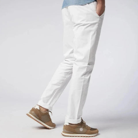 Comfort Fit Chino 702: White