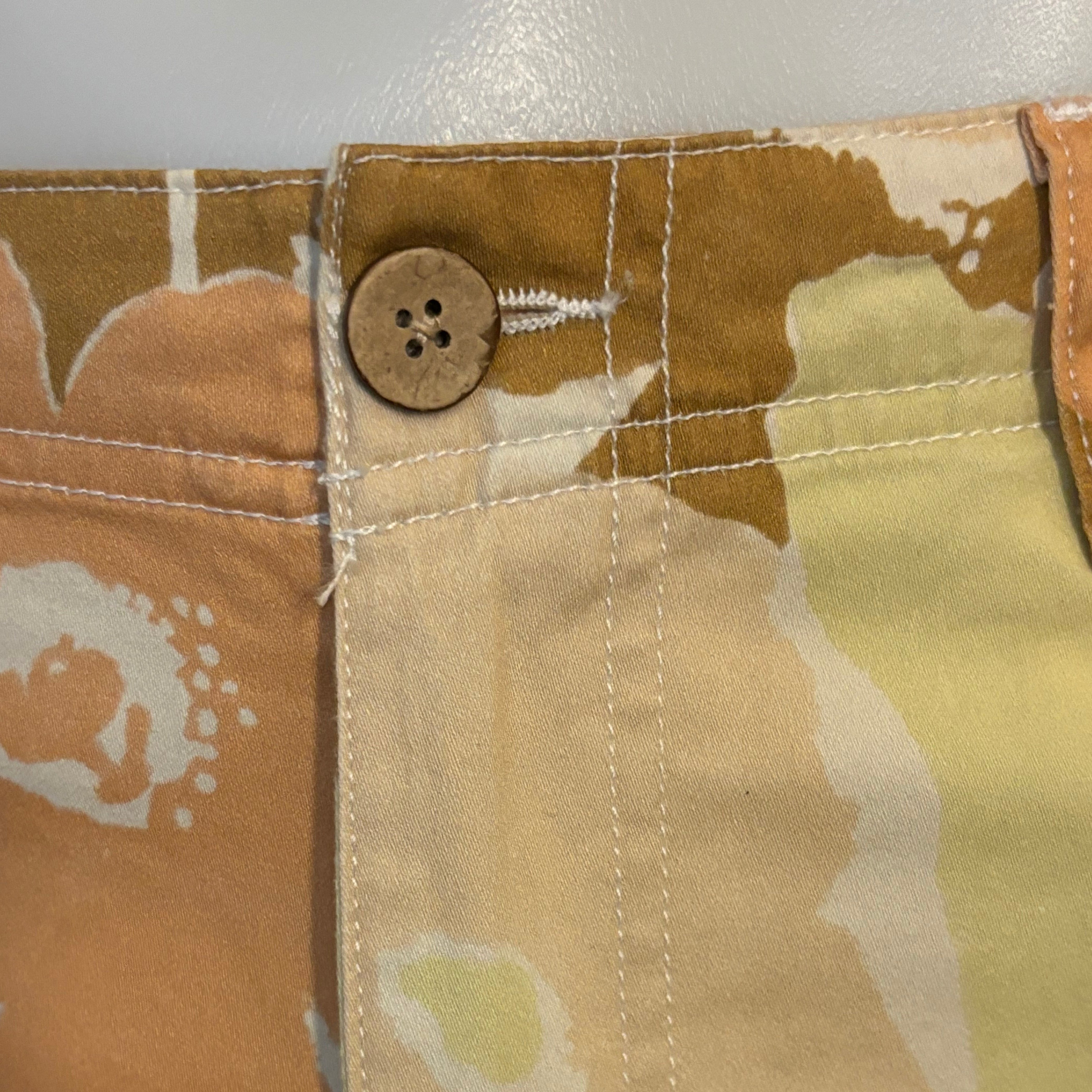 Exaggerated Floral Stretch Short: Sand