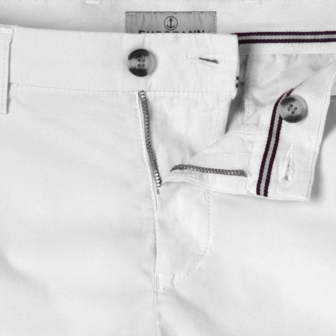 Texas Slim Bermuda Short: White