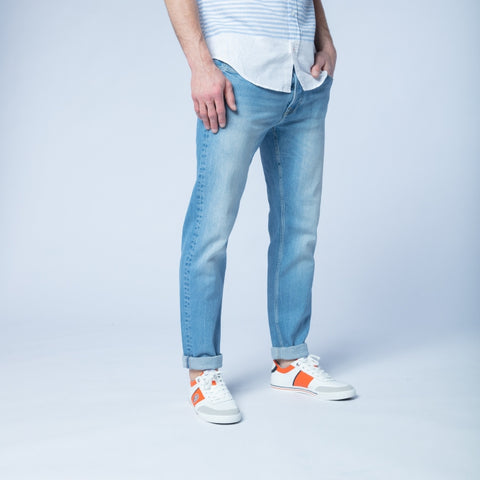 Straight Cut 335 5-Pocket Jean: Light Wash